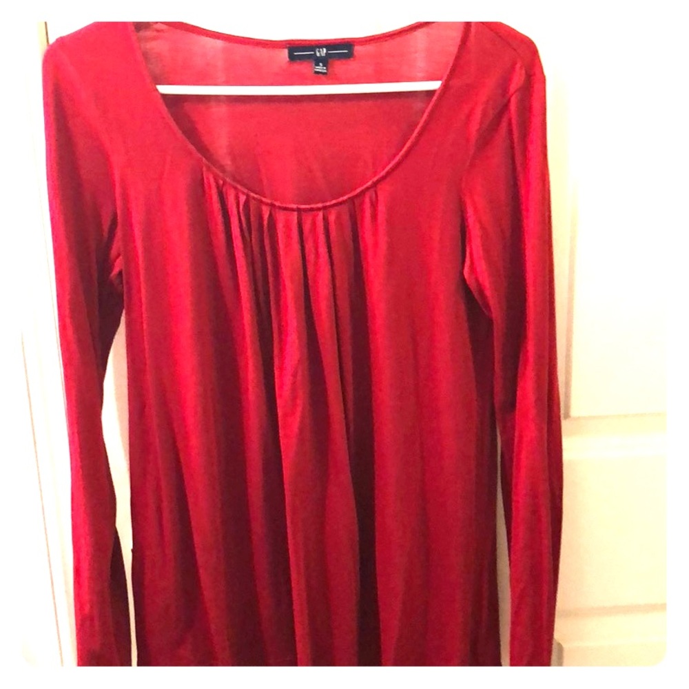 Gap red long sleeve small